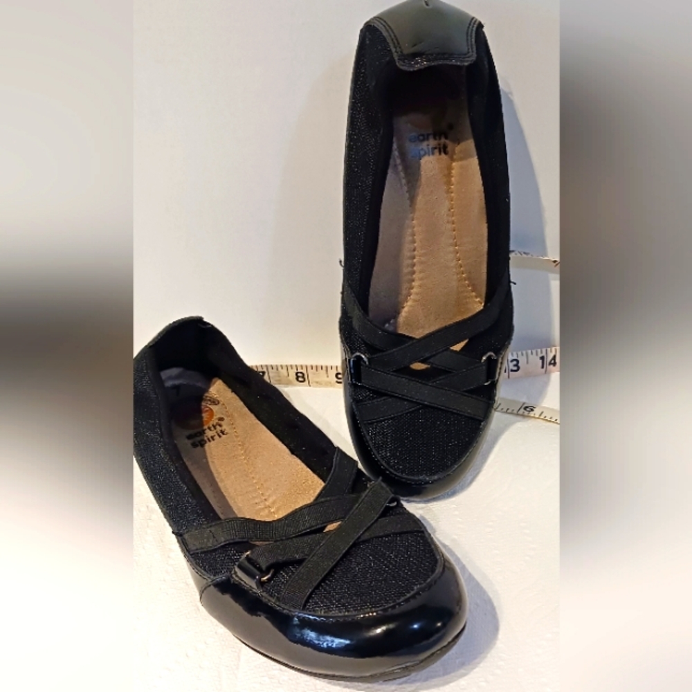 EARTH SPIRIT Peni‎ Black Flats size 7